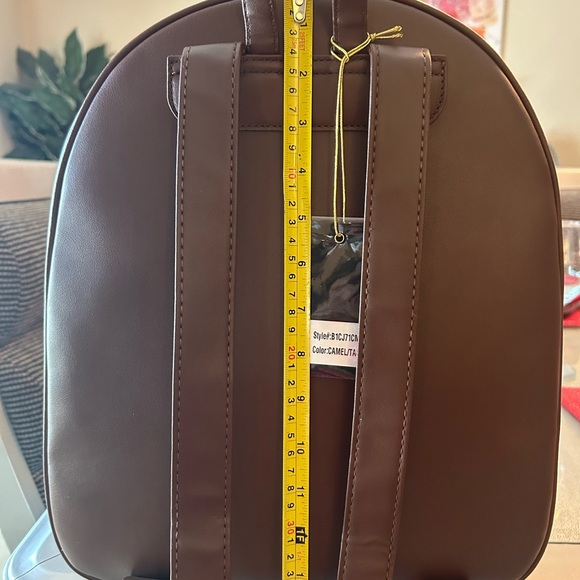 Crossi  Backpack - Picture 5 of 8